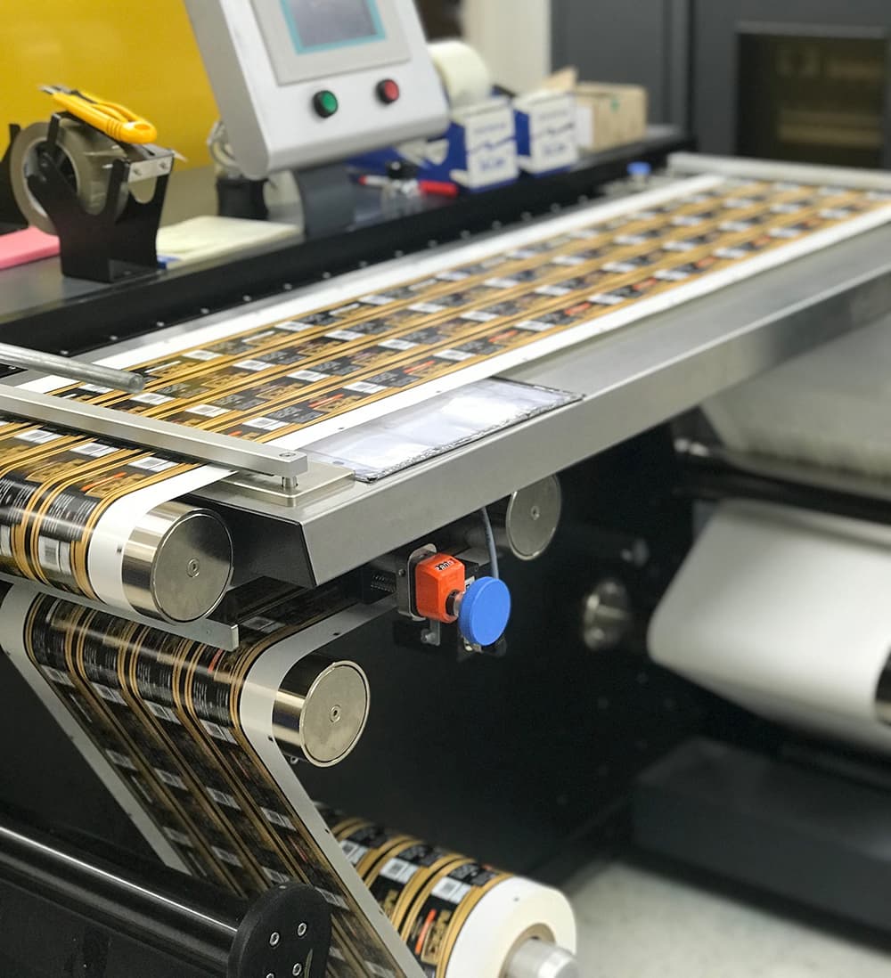 專色印刷 vs 數(shù)碼印刷：如何為您的產(chǎn)品選擇最佳標(biāo)簽方案？